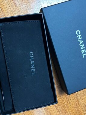 CHANEL Black Quilted Caviar Leather Card Case with Gold Logo
